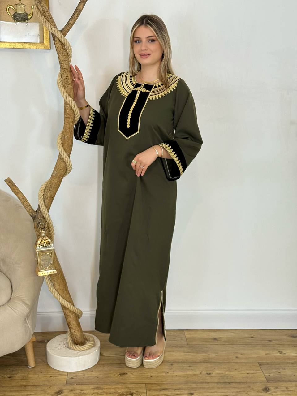LA ROBE ELIA