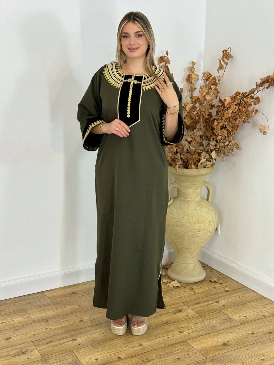 LA ROBE ELIA