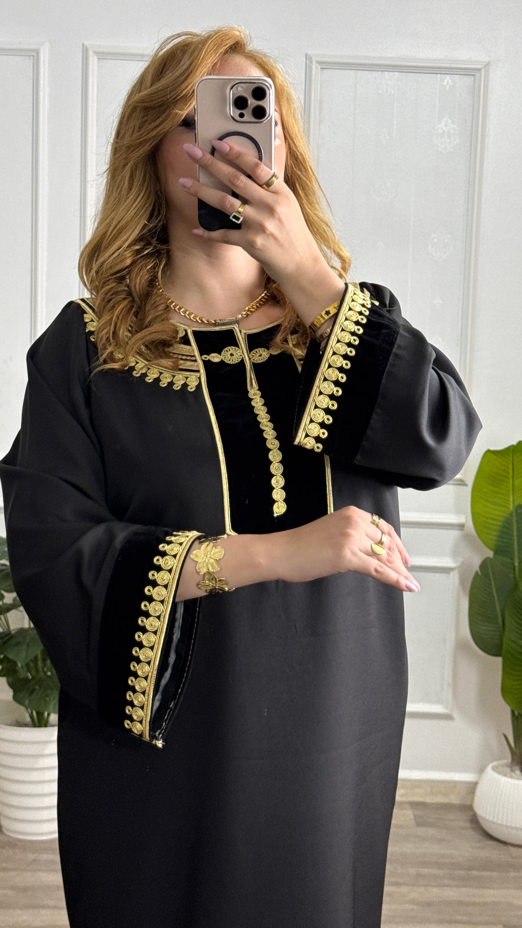 LA ROBE ELIA
