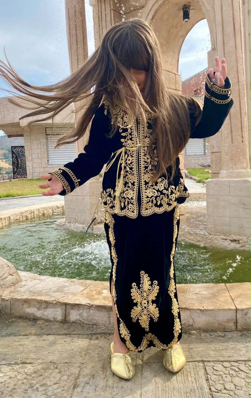 KARAKOU CILIA